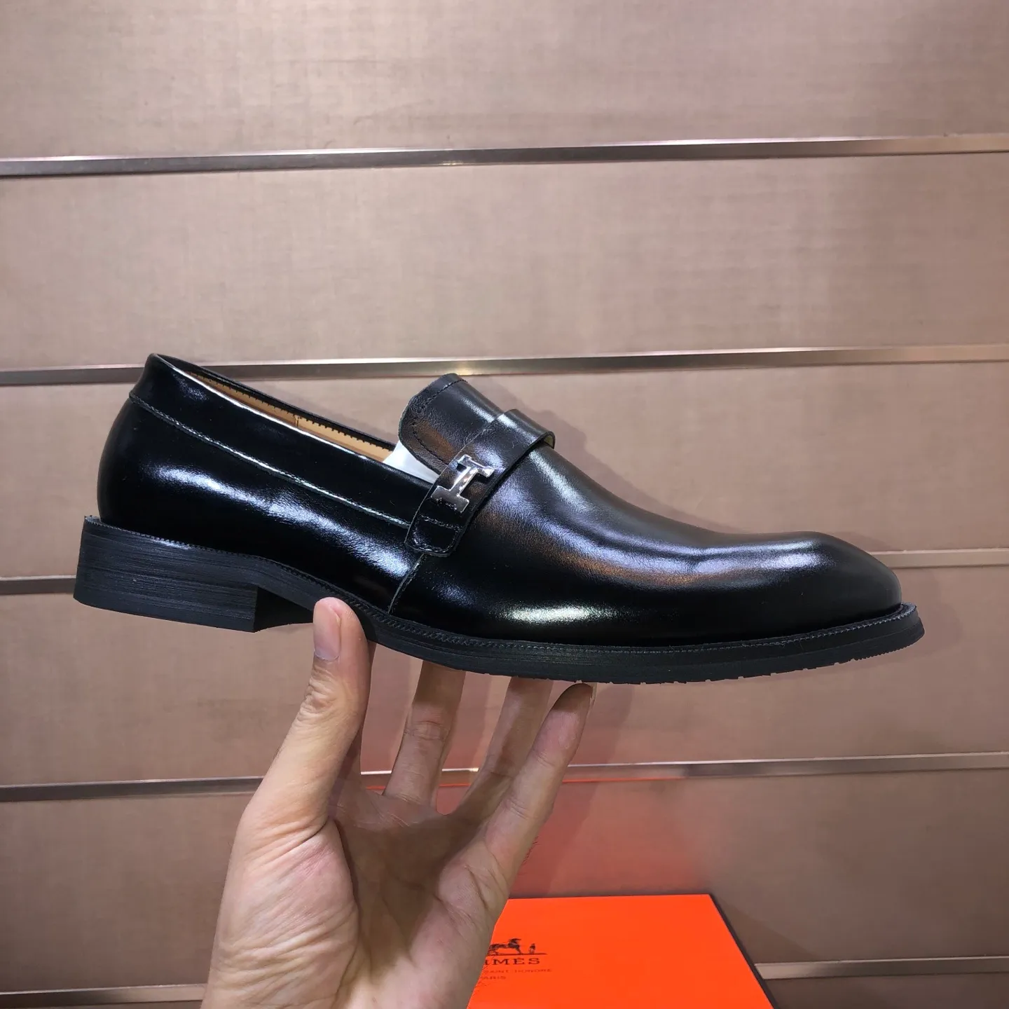 Men's Men's Shoes💰540💰[HERMES] (cowhide lining)🍀Italian top luxury🍀He does not pursue novel styles and gorgeous colors, but attracts the favor of successful men with his flawless, elegant and classic style. Formal leather shoes This very comfortable, simple and stable style allows you to easily match any style! The pattern is absolutely 1:1 refined from the original case, and we strive for excellence in materials, imported cowhide + cowhide lining💪💪💪extraordinary texture👍! .Code number: 39-45 (45 customized)